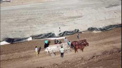 GYPSYES STEALING PARTS OF HIGHWAY IN ROMANIA 🇷🇴🇷🇴🇷🇴