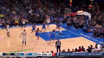 [Highlight] Nikola Jokic directs teammates where to run to setup a layup for Bruce Brown