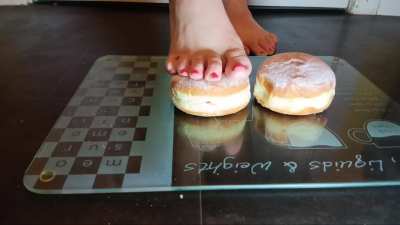 My first food crushing video now available. Barefoot jam filled donuts.