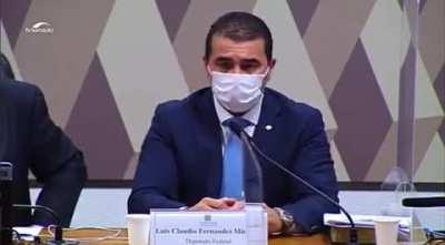 Olha o gol, olha o gol! — Adnet imitando o Galvão durante a CPI