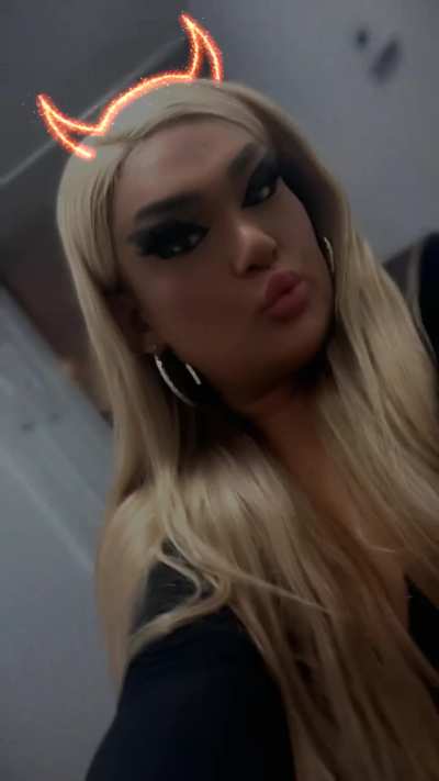 just landed in NYC. staying in Brooklyn hmu 🩷