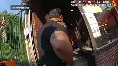 A criminal got into a point blank gunfight with police and escaped - May 19, 2021