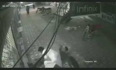 Shop owner saves his employee from getting electrocuted.