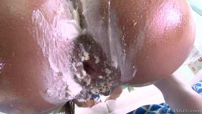 Jynx's anal 3-course meal 16: she is the world's nastiest anal slut, squatting and shitting out cupcakes