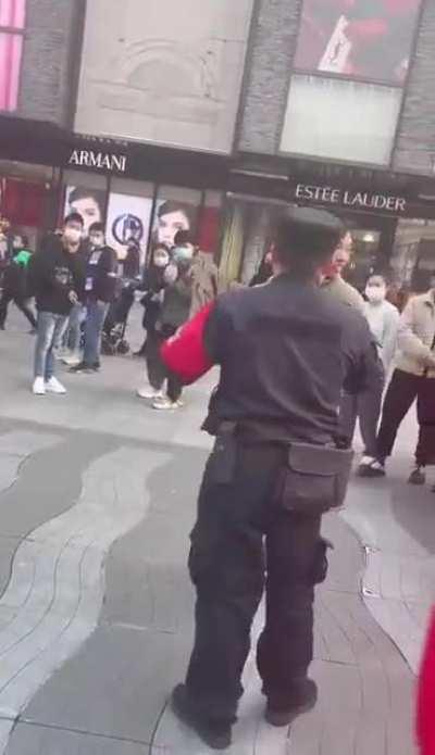 第二个勇士，我们怀念他