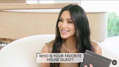 Ye’s favorite house guest is Dave Chapelle, peep that genuine love Ye has for him 😭😭