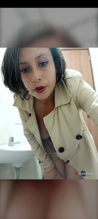 Lia_23 naked show