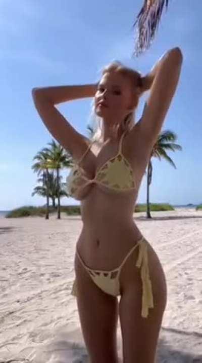 Amazing body in bikini