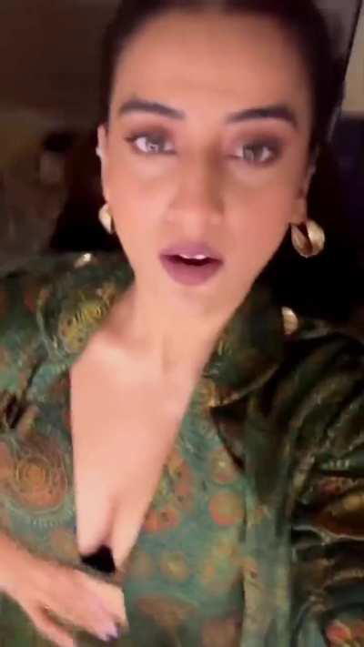 Akshara Singh Masti Mood 🤩