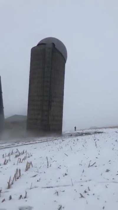 A building that disintegrated nicely