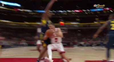 [Highlight] Goran Dragic throws back-to-back no look dimes to setup his teammates