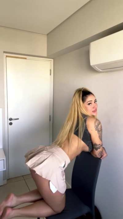 Your classmate came to you, you both broke up with your boyfriend. You found yourself kissing.