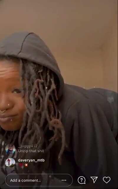 Couldnt upload the whole 19 mins imma make a mega for it her live was laggy sorry