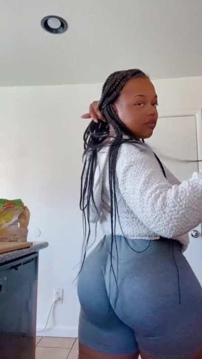 Take a load off 🍑🥰