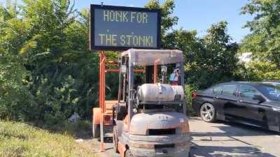 Ape News Network 9/10/21 Special Report - The Sign Must Go!