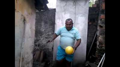 Muitos Dizem Q foi Esse Video Q Espirou Pele A Jogar Bola!