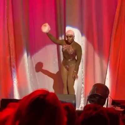 People : i wanna know the real you. Me: