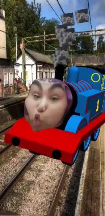 Ninguém absolutamente ninguém: minha amiga nos status