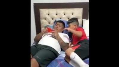 Dia 4 intentando salir en el video del viejas