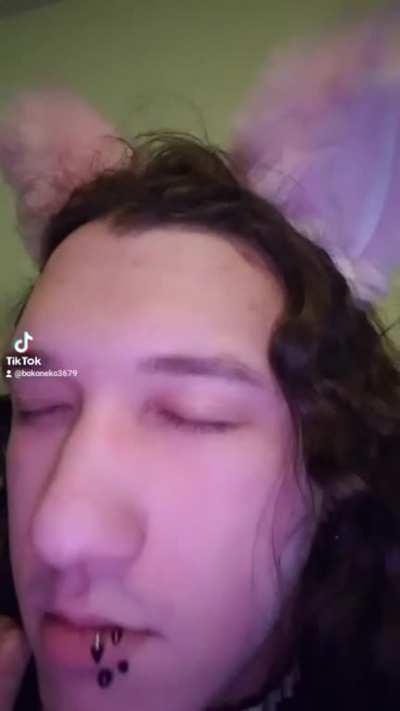 [OC] Cringy purring IRL like a cat