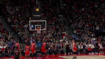 [Highlight] Quickley/Scottie pick and roll to close out the quarter