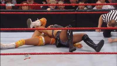 Beth Phoenix finishes Kelly Kelly at TLC