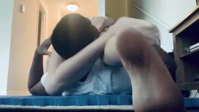 Sarah’s going to KNOcK U Out