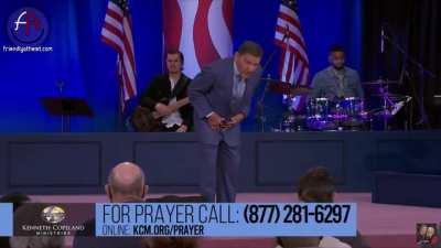 Kenneth Copeland: 