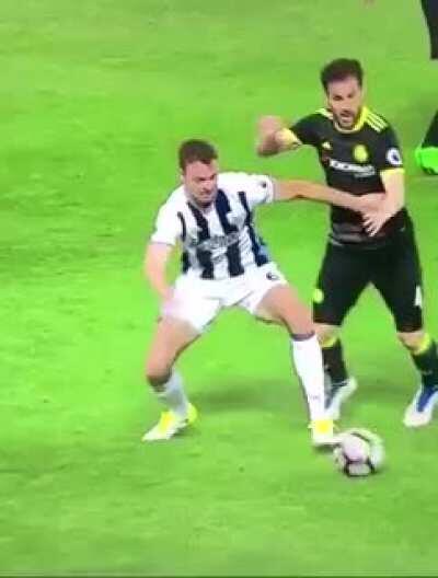This ridiculous handball by Jonny Evans in 2017. Managed to win this match and the league with a Bats goal in the end. Football is fucking unbelievable!