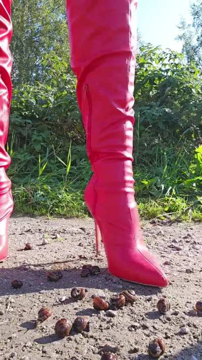 New video outdoors today ☺️ dm me if you are interested 😊