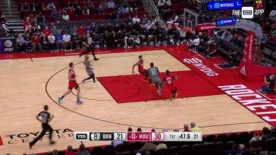 [Highlight] 36-year old Paul Millsap posters young leaper KJ Martin