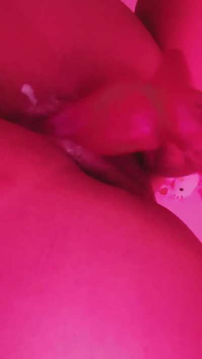 The type of stuff I send my guy friends😂