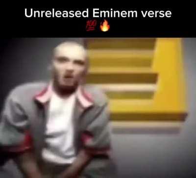 Emniem said n wrod 😱😱😱