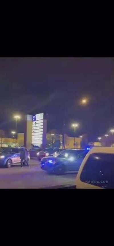 Street takeover goers attack Chicago Police cars