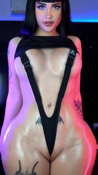 Extremely Hot😍🔥who is this