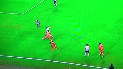 Alex Sandro blocking Ronaldo