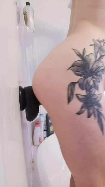 Shower walls are useful.🧼