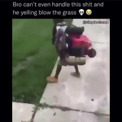 Why he spinning like that bro I can’t 😂😂😂😂😂