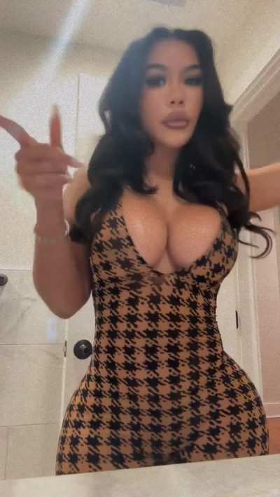 Kitty got that pornstar body