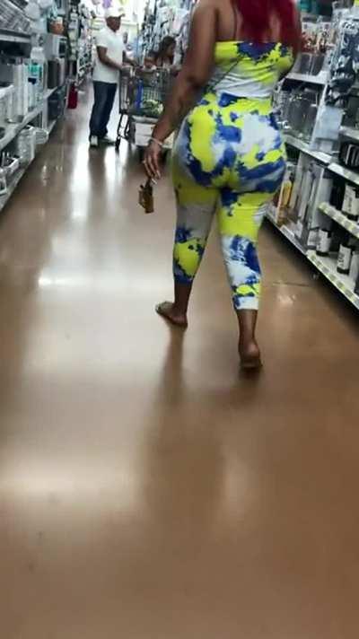 Ebony Milf with thick ass jiggly buttocks