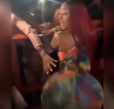 Dm me to talk about her 🍑💦