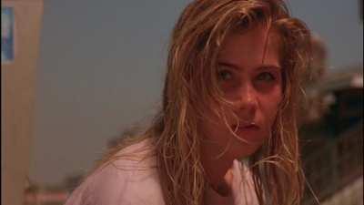 Christina Applegate baggy pants in 