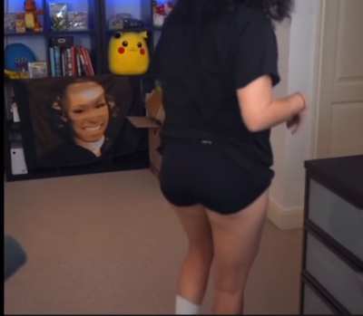 Love seeing her get up 🍑