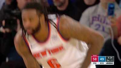 [Highlight] Kevin Knox dunks on Ben Simmons