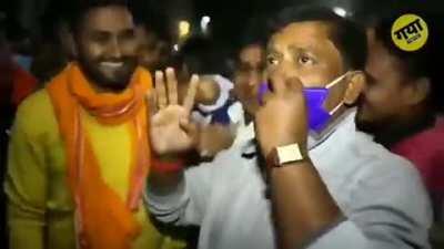 joey or chandler to yuhi badnam hai, asli mitrata to ye hai!!!