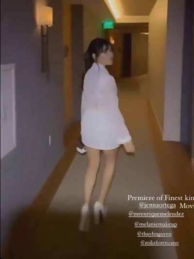 Jenna walking like a Queen🤭