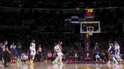 [Highlight] Avery Bradley just beats the shotclock