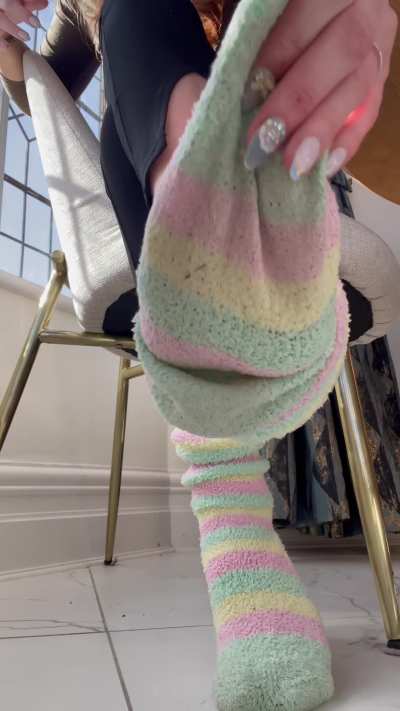 These filthy fuzzy socks your new GF now 😈 you’re welcome 🧦🧎🏻‍➡️