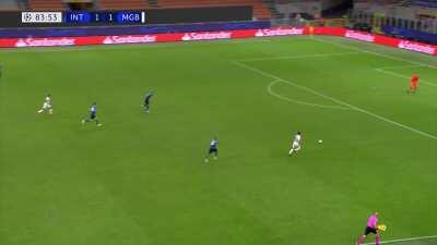 Florian Neuhaus (Gladbach) incredible 60-yard assist