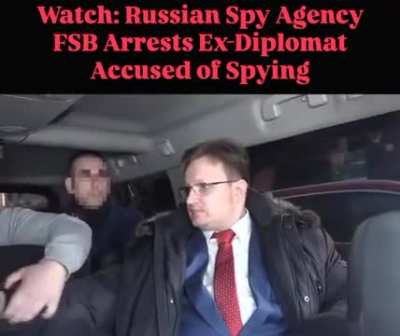 FSB arrests diplomat live for spying for the US